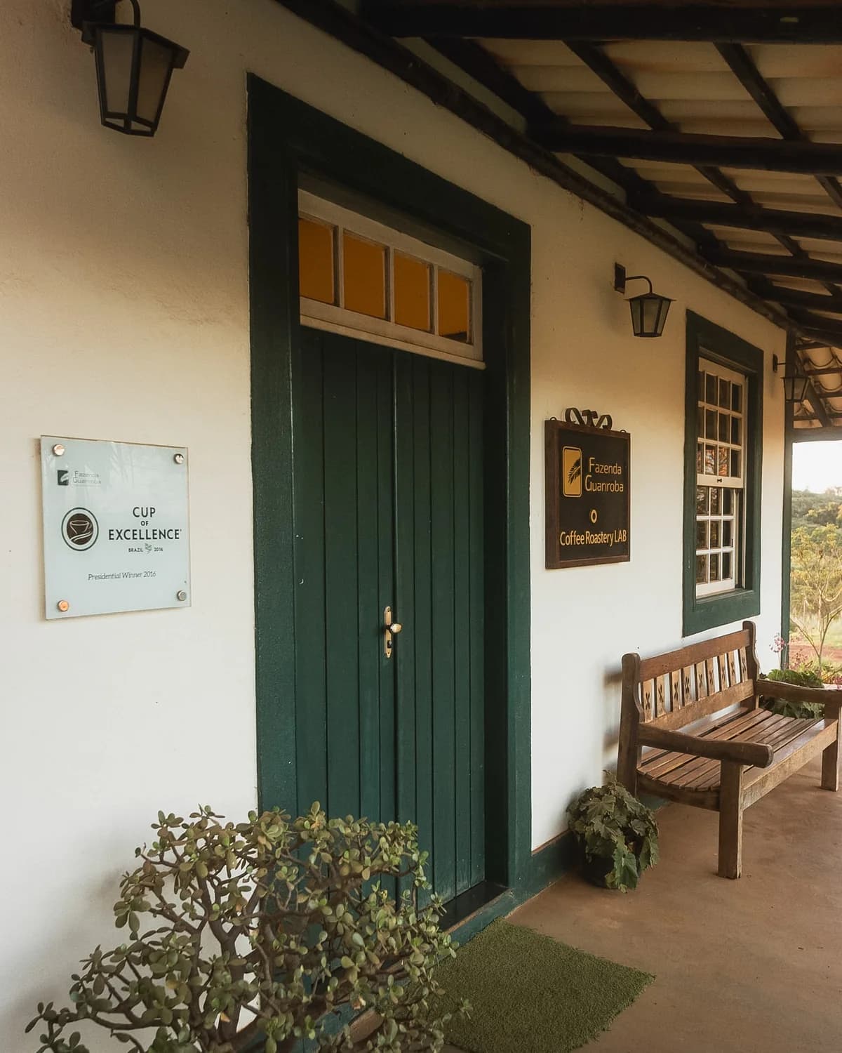 Fazenda Guariroba 门廊与 2016 Cup of Excellence Presidential Winner 铭牌